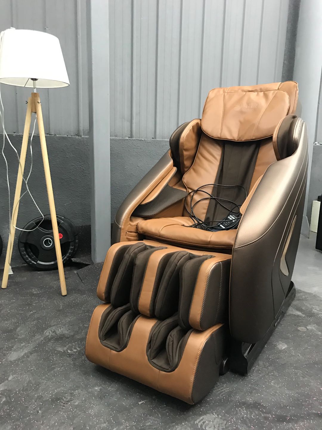 零重力香蕉成人黄色视频 零重力香蕉成人黄色视频