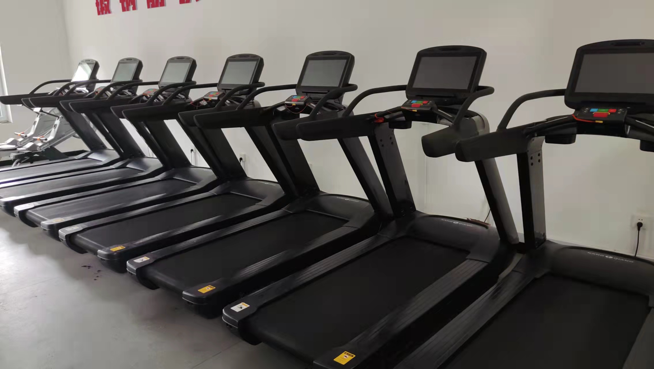 健身器材香蕉成人APP视频